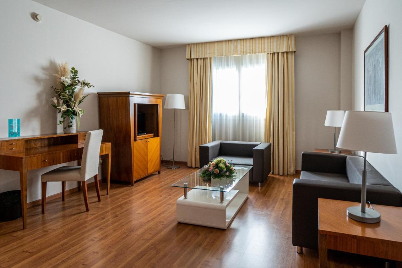 Avenida Hotel Almería Eksteriør bilde