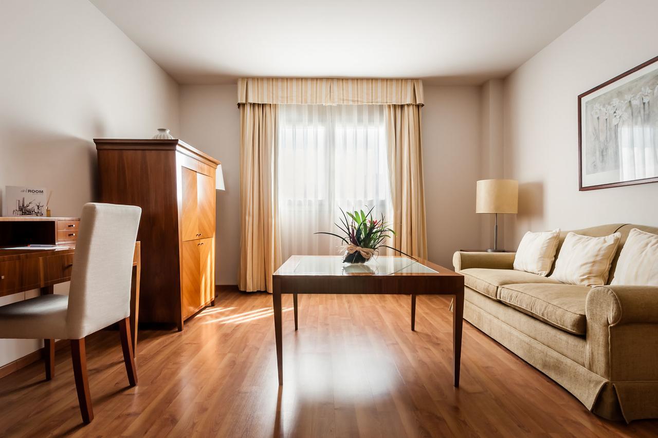Avenida Hotel Almería Eksteriør bilde